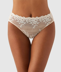 Embrace Lace® Hi-Cut: Sand/Ivory