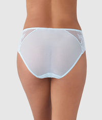 Vivid Attraction Hi-Cut: Soft Sky